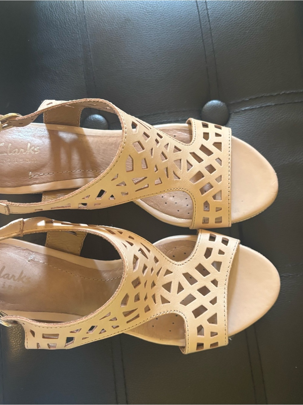 Clarks Women's blush Laser-Cut Slingback Sandals